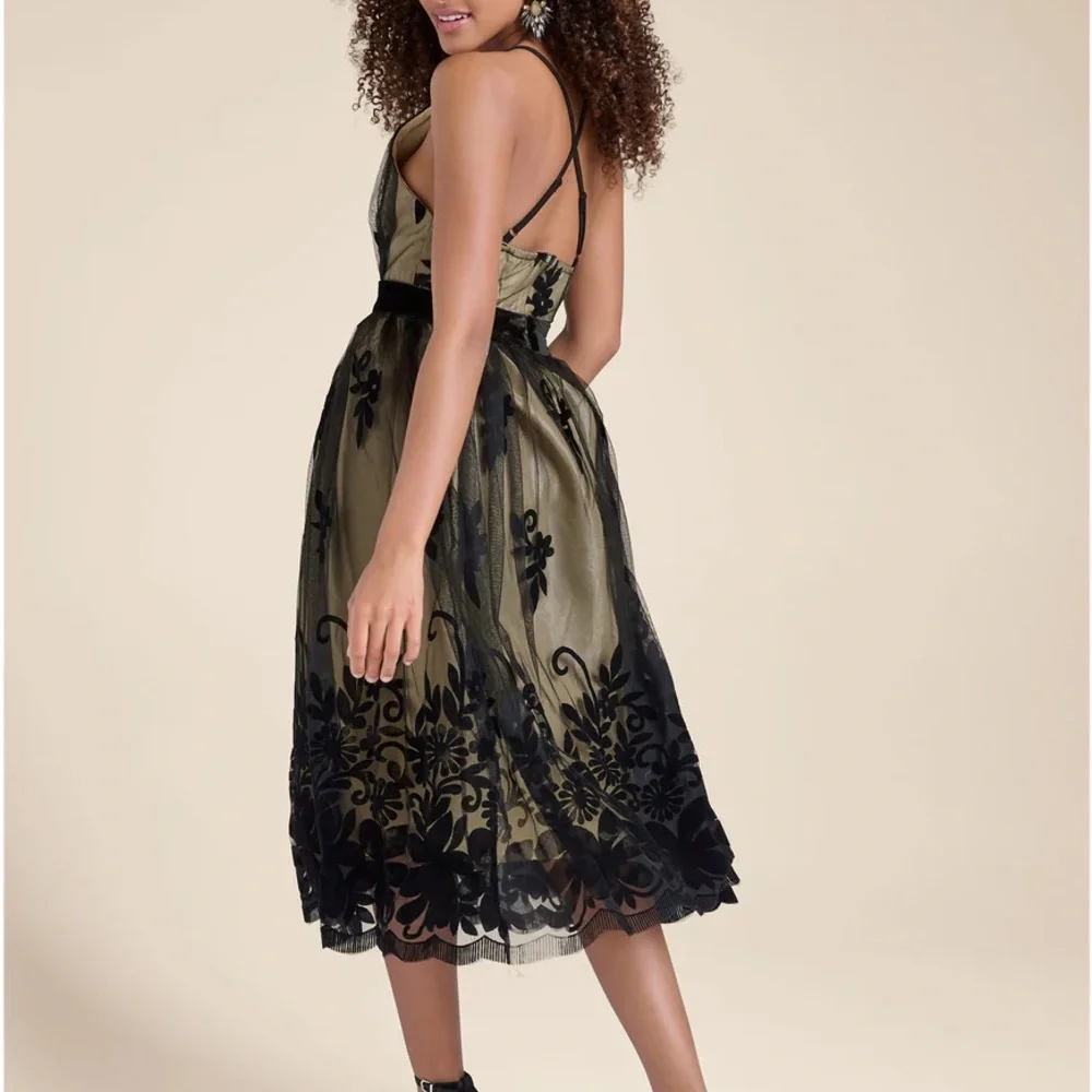 Venus dress size 2. NWT - Picture 7 of 9